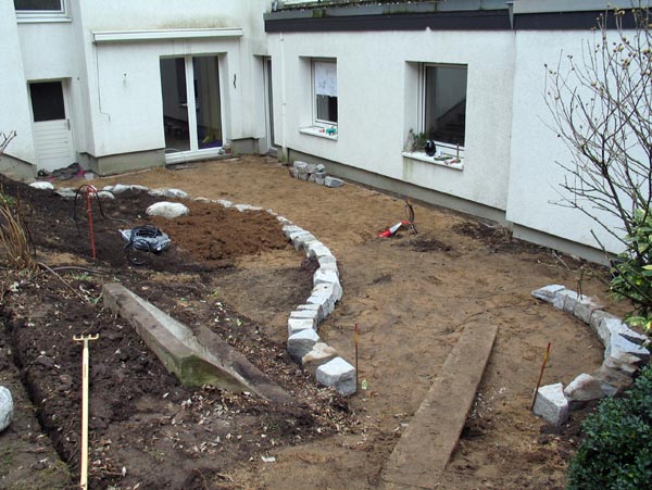 Umgestaltung des Innenhofes, Mrz-April 2005